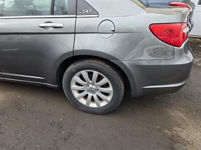 2013 Chrysler 200 Limited   - Photo 7 - Philadelphia, PA 19111