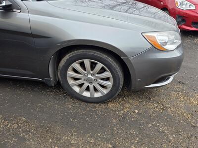 2013 Chrysler 200 Limited   - Photo 8 - Philadelphia, PA 19111