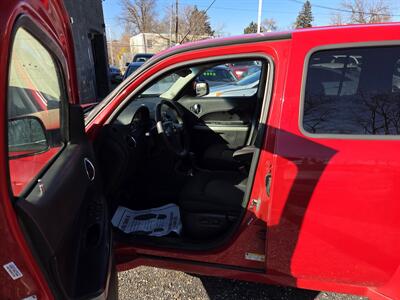 2011 Chevrolet HHR LT   - Photo 10 - Philadelphia, PA 19111