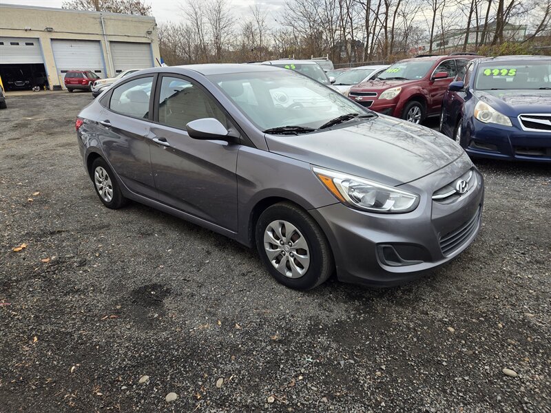 2017 Hyundai ACCENT SE  