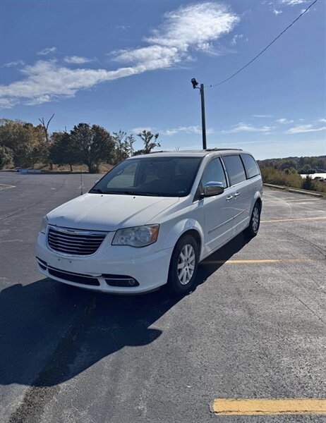 2012 Chrysler Town & Country Touring-L  