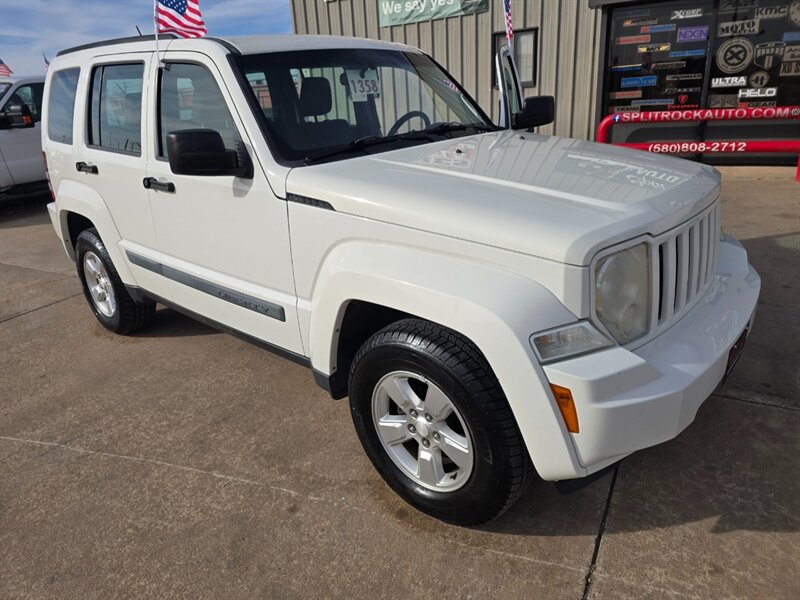 2009 Jeep Liberty 4WD 3.7L RUNS&DRIVES GREAT NEW TIRES A/C COLD!   - Photo 1 - Woodward, OK 73801