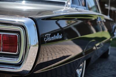 1965 Ford Thunderbird   - Photo 23 - Palm Springs, CA 92262