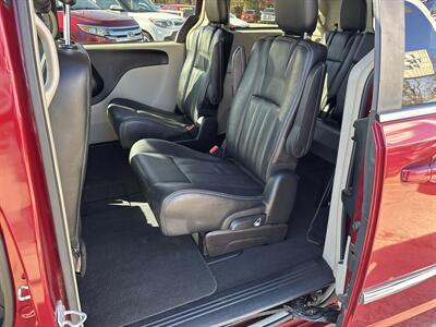 2016 Chrysler Town & Country Touring - Photo 21 - Topeka, KS 66608