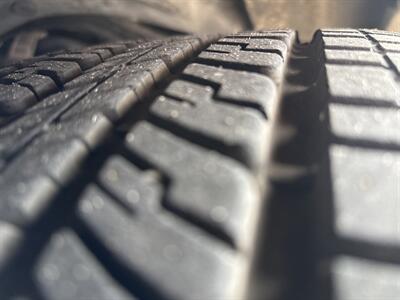 2012 Dodge Challenger SRT8 Yellow Jacket   - Photo 8 - Topeka, KS 66608