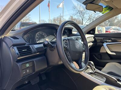 2013 Honda Accord EX-L w/Navi - Photo 15 - Topeka, KS 66608