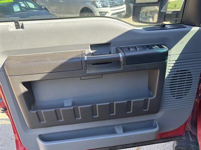 2012 Ford F-250 Super Duty XL   - Photo 12 - Topeka, KS 66608