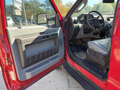 2012 Ford F-250 Super Duty XL   - Photo 13 - Topeka, KS 66608