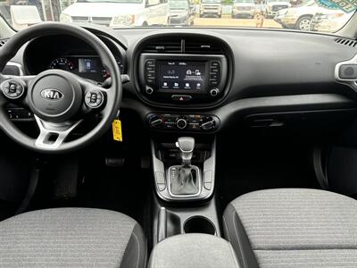 2021 Kia Soul LX   - Photo 9 - Topeka, KS 66608