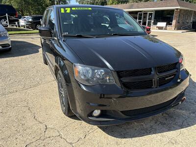 2017 Dodge Grand Caravan GT   - Photo 4 - Topeka, KS 66608