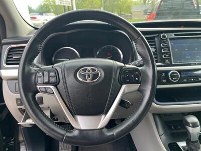2014 Toyota Highlander Limited Platinum   - Photo 21 - Topeka, KS 66608