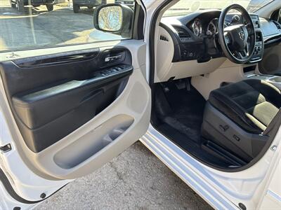 2016 Dodge Grand Caravan SXT Plus   - Photo 10 - Topeka, KS 66608