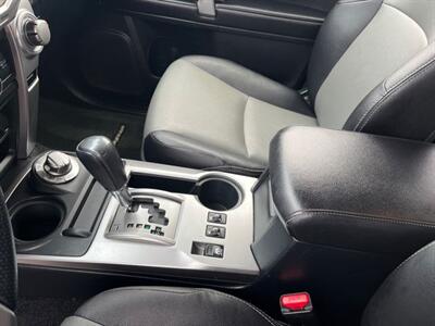 2018 Toyota 4Runner SR5 Premium   - Photo 22 - Topeka, KS 66608