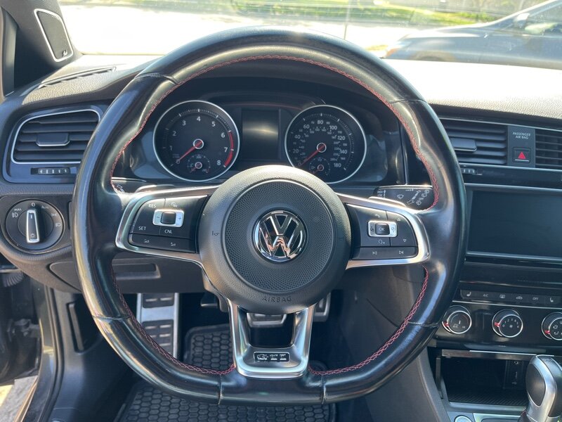 2017 Volkswagen Golf Gti Sport photo