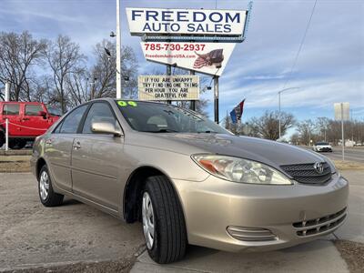 2004 Toyota Camry LE Sedan