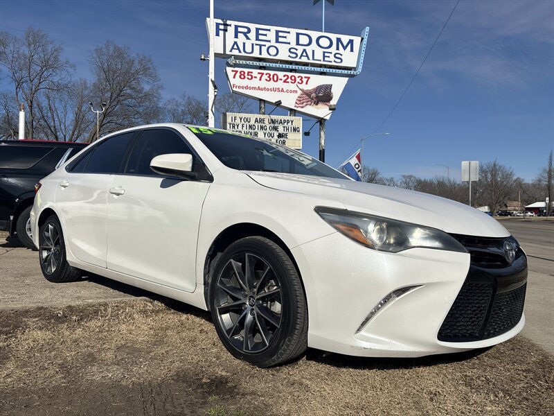2015 Toyota Camry LE   - Photo 1 - Topeka, KS 66608