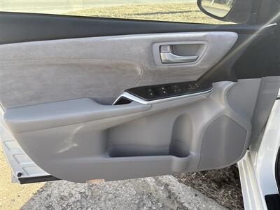 2015 Toyota Camry LE   - Photo 12 - Topeka, KS 66608