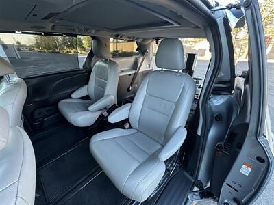 2020 Toyota Sienna XLE 7-Passenger HANDICAP WHEELCHAIR ACCESSIBLE VAN - Photo 10 - Sacramento, CA 95821
