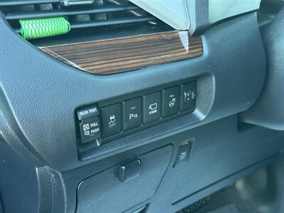 2020 Toyota Sienna XLE 7-Passenger HANDICAP WHEELCHAIR ACCESSIBLE VAN - Photo 11 - Sacramento, CA 95821