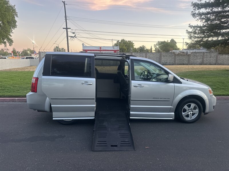 2010 Dodge Grand Caravan SXT  HANDICAP WHEELCHAIR ACCESSIBLE VAN
