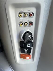 2010 Chrysler Town & Country Touring HANDICAP WHEELCHAIR ACCESSIBLE VAN - Photo 25 - Sacramento, CA 95821