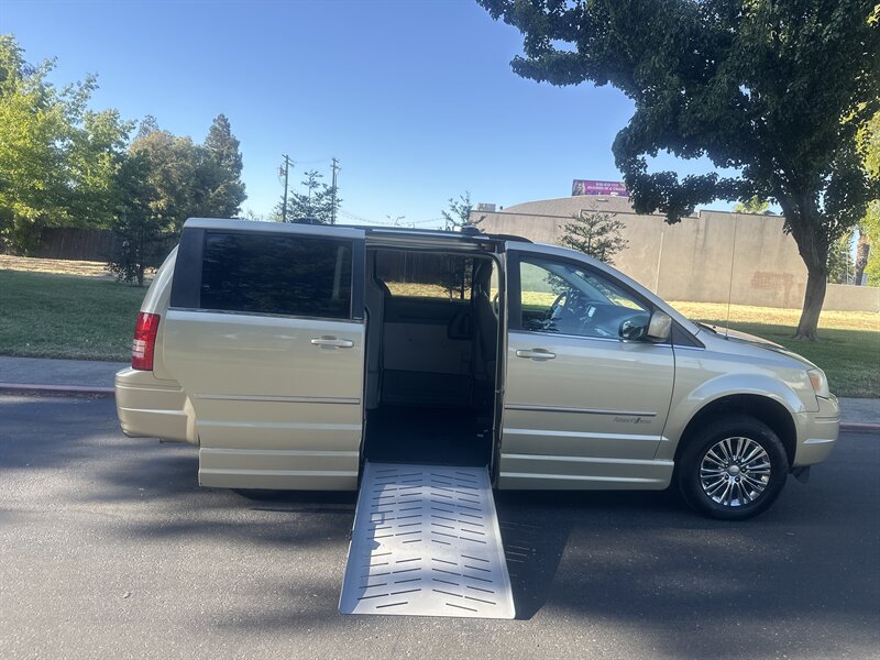 2010 Chrysler Town & Country Touring  HANDICAP WHEELCHAIR ACCESSIBLE VAN