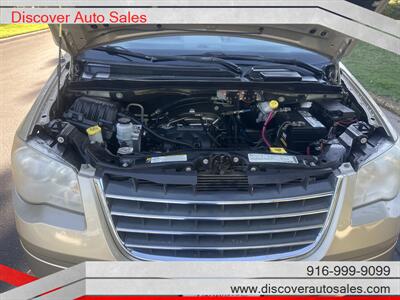 2010 Chrysler Town & Country Touring HANDICAP WHEELCHAIR ACCESSIBLE VAN - Photo 33 - Sacramento, CA 95821