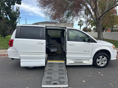 2014 Dodge Grand Caravan SE  HANDICAP WHEELCHAIR ACCESSIBLE VAN - Photo 3 - Sacramento, CA 95821