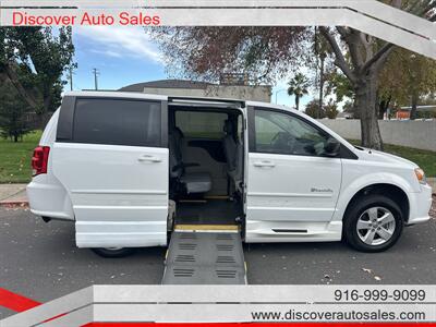 2014 Dodge Grand Caravan SE  HANDICAP WHEELCHAIR ACCESSIBLE VAN - Photo 3 - Sacramento, CA 95821