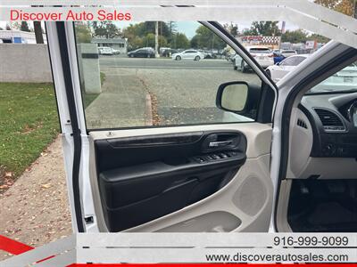 2014 Dodge Grand Caravan SE  HANDICAP WHEELCHAIR ACCESSIBLE VAN - Photo 17 - Sacramento, CA 95821