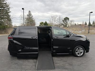 2021 Toyota Sienna XSE 7-Passenger HANDICAP WHEELCHAIR ACCESSIBLE VAN - Photo 3 - Sacramento, CA 95821