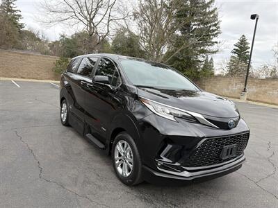 2021 Toyota Sienna XSE 7-Passenger HANDICAP WHEELCHAIR ACCESSIBLE VAN - Photo 10 - Sacramento, CA 95821