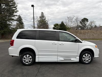 2017 Dodge Grand Caravan SE  HANDICAP WHEELCHAIR ACCESSIBLE VAN - Photo 9 - Sacramento, CA 95821