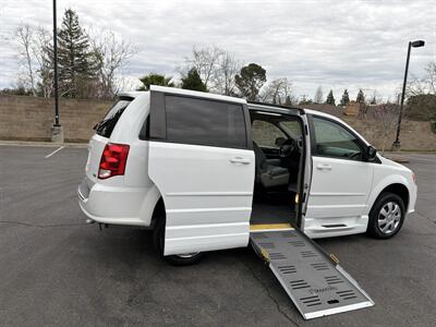 2017 Dodge Grand Caravan SE  HANDICAP WHEELCHAIR ACCESSIBLE VAN - Photo 5 - Sacramento, CA 95821