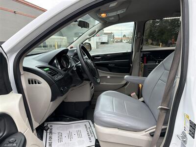 2017 Dodge Grand Caravan SE  HANDICAP WHEELCHAIR ACCESSIBLE VAN - Photo 18 - Sacramento, CA 95821
