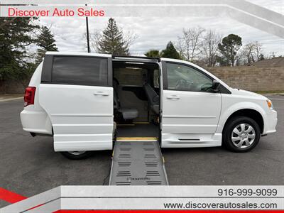 2017 Dodge Grand Caravan SE  HANDICAP WHEELCHAIR ACCESSIBLE VAN - Photo 7 - Sacramento, CA 95821