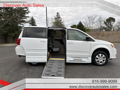 2017 Dodge Grand Caravan SE  HANDICAP WHEELCHAIR ACCESSIBLE VAN - Photo 1 - Sacramento, CA 95821