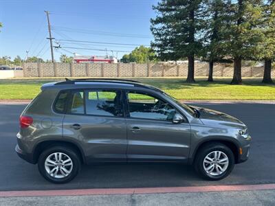 2015 Volkswagen Tiguan S - Photo 5 - Sacramento, CA 95821