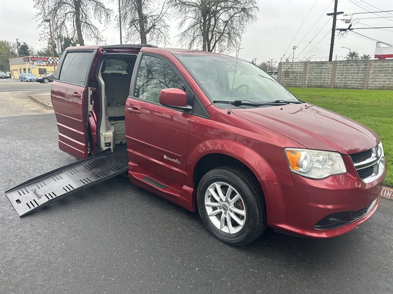 2014 Dodge Grand Caravan Handicap Wheelchair accessible van  