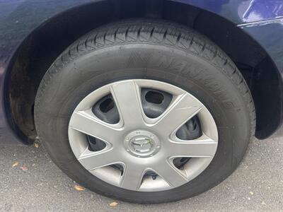 2005 Mazda Mazda3 i   - Photo 19 - Sacramento, CA 95821