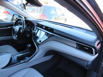 2019 Toyota Camry SE   - Photo 7 - San Diego, CA 92115