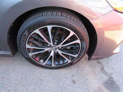 2019 Toyota Camry SE   - Photo 5 - San Diego, CA 92115