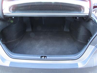 2019 Toyota Camry SE   - Photo 11 - San Diego, CA 92115