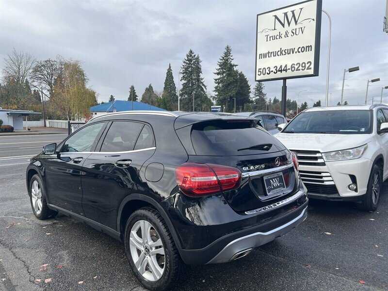 2018 Mercedes-Benz GLA GLA 250 4MATIC 2.0L Turbo I4 208hp 258ft. lbs, AWD, Heated Seats, Leather Interior, Backup Camera, Panoramic Moonroof, Both Driver and Pass sides Memory Seats, Driver&Passenger power seats. - Photo 5 - Milwaukie, OR 97267