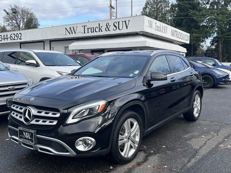 2018 Mercedes-Benz GLA GLA 250 4MATIC  2.0L Turbo I4 208hp 258ft. lbs, AWD, Heated Seats, Leather Interior, Backup Camera, Panoramic Moonroof, Both Driver and Pass sides Memory Seats, Driver&Passenger power seats.