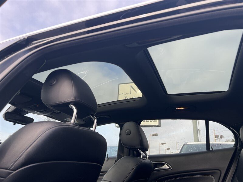 2018 Mercedes-Benz GLA GLA 250 4MATIC 2.0L Turbo I4 208hp 258ft. lbs, AWD, Heated Seats, Leather Interior, Backup Camera, Panoramic Moonroof, Both Driver and Pass sides Memory Seats, Driver&Passenger power seats. - Photo 16 - Milwaukie, OR 97267