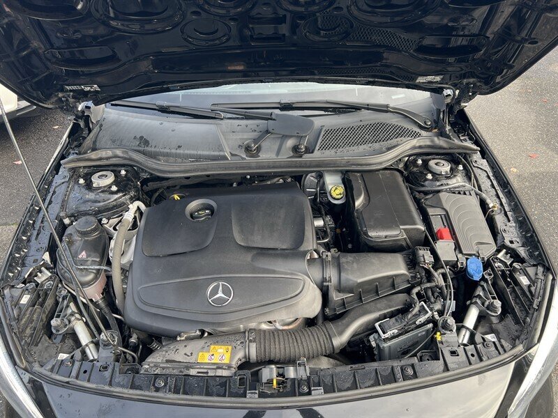 2018 Mercedes-Benz GLA GLA 250 4MATIC 2.0L Turbo I4 208hp 258ft. lbs, AWD, Heated Seats, Leather Interior, Backup Camera, Panoramic Moonroof, Both Driver and Pass sides Memory Seats, Driver&Passenger power seats. - Photo 10 - Milwaukie, OR 97267