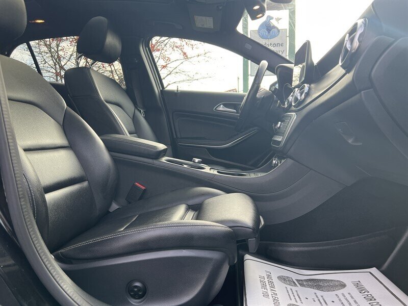 2018 Mercedes-Benz GLA GLA 250 4MATIC 2.0L Turbo I4 208hp 258ft. lbs, AWD, Heated Seats, Leather Interior, Backup Camera, Panoramic Moonroof, Both Driver and Pass sides Memory Seats, Driver&Passenger power seats. - Photo 12 - Milwaukie, OR 97267