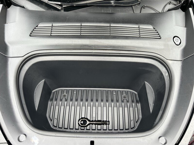 2023 Tesla Model Y Performance Dual Motor, AWD, All Wheel Drive, Autosteer (Beta), Electric, EV - Photo 16 - Milwaukie, OR 97267