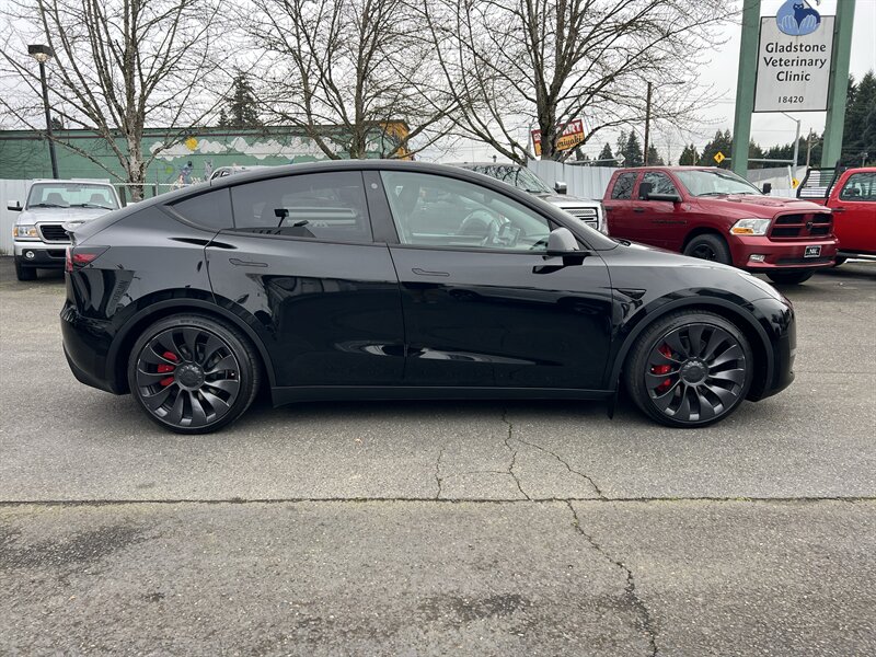 2023 Tesla Model Y Performance Dual Motor, AWD, All Wheel Drive, Autosteer (Beta), Electric, EV - Photo 4 - Milwaukie, OR 97267